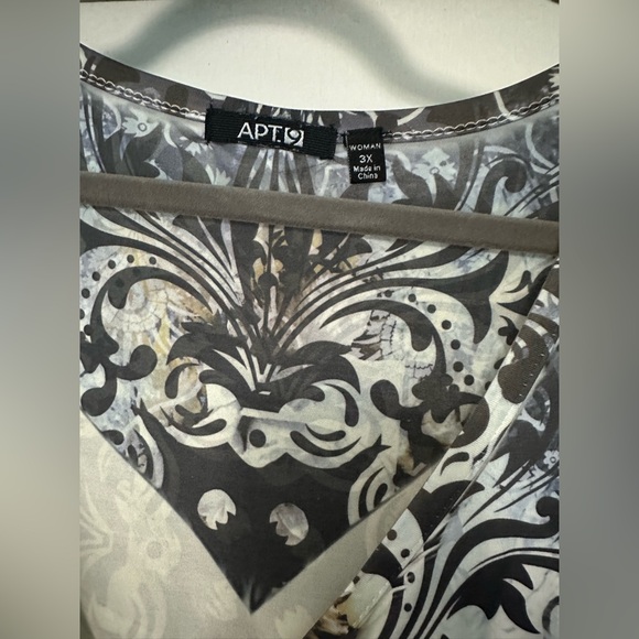 Apt. 9 Blue and Cream Patterned Knit Top - Picture 2 of 3